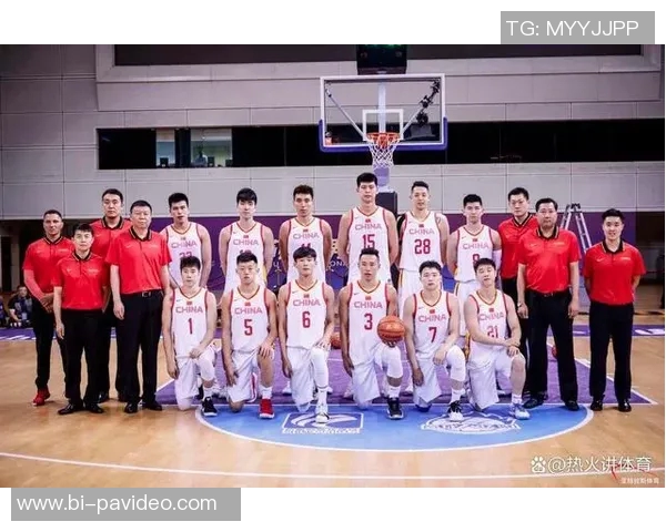 红蓝分组培养出更多人才，但也让男篮磨合更需时间